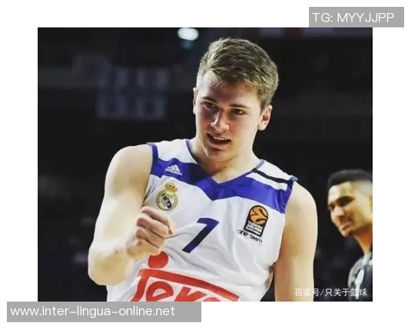 足球明星巅峰颜值大比拼谁是球场上的绝世美男与魅力之星 足球明星巅峰颜值大比拼谁是球场上的绝世美男与魅力之星