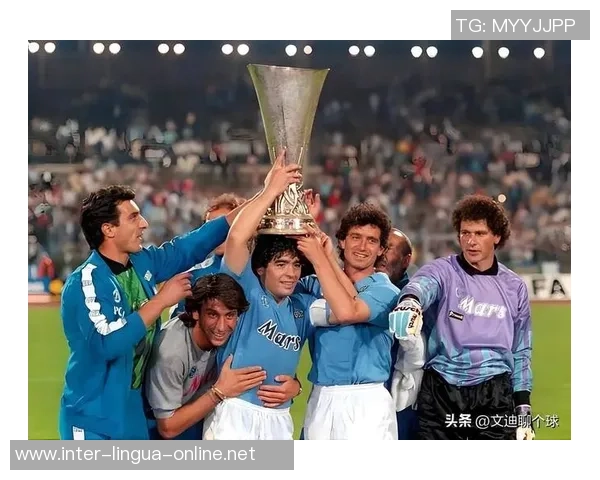 足球明星柔情鸟的传奇人生与赛场背后的感人故事 足球明星柔情鸟的传奇人生与赛场背后的感人故事